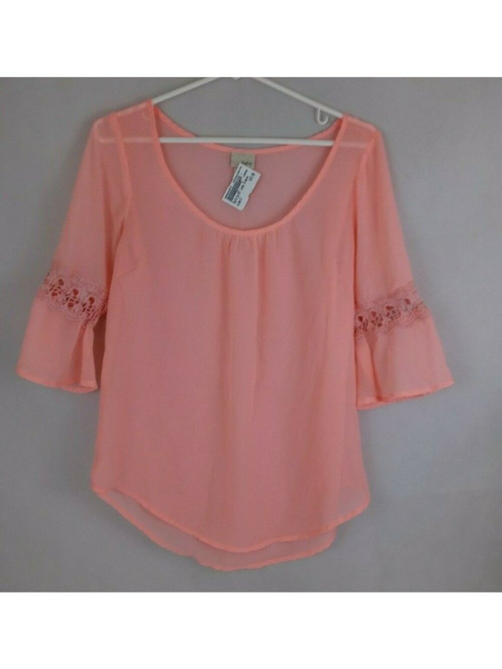 NWT Daytrip Women's Sheer Blouse With Lace Floral Trim Sleeves Size Small